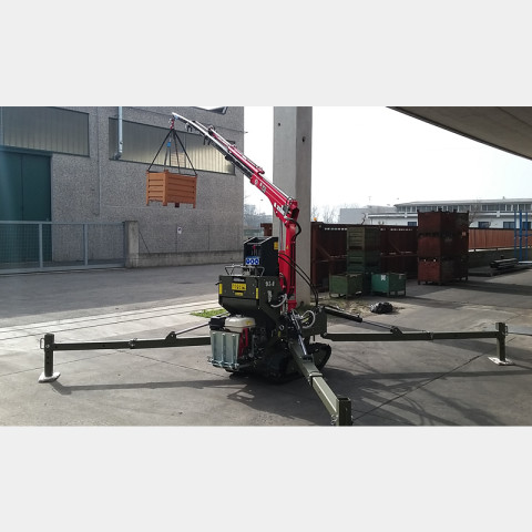 Minitransporteur à chenilles avec grue extensible M150 et 4 pieds stabilisateurs hydrauliques