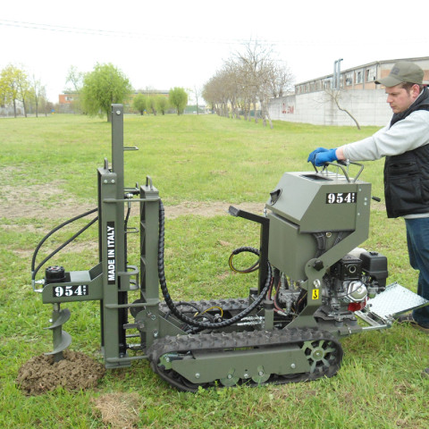 Minitransporteur à chenilles avec dumper Minerva, déchargement frontal et basculement hydraulique